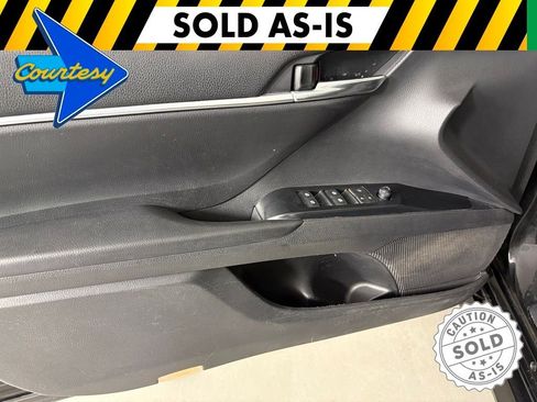 Used 2019 Toyota Camry LE FWD image 13