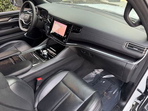 Used 2024 Jeep Wagoneer 4WD image 35