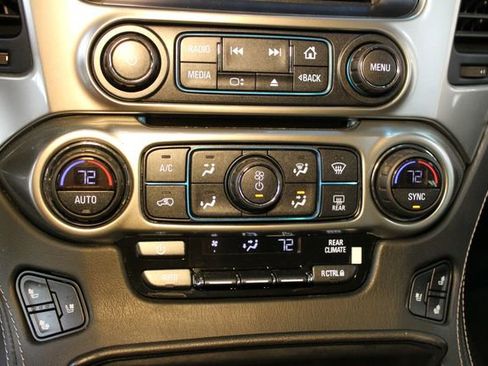 Used 2019 Chevrolet Suburban Premier AWD/4WD image 30