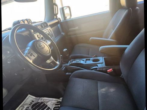 Used 2014 Toyota FJ Cruiser 4WD w/ Upgrade Package image 14
