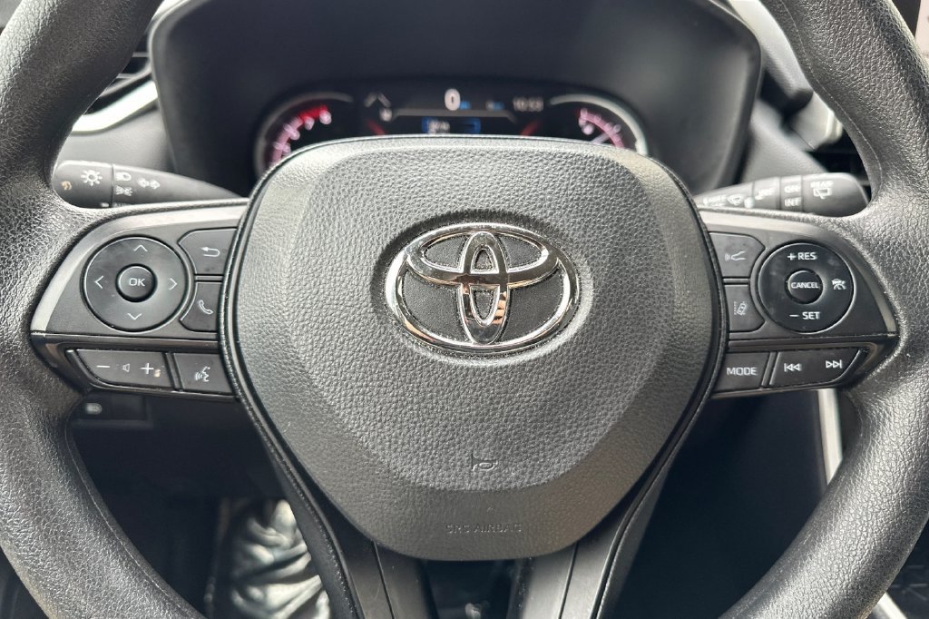 Used 2025 Toyota RAV4 XLE AWD/4WD image 28