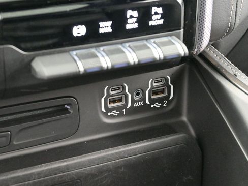 Used 2019 RAM 3500 Limited image 22