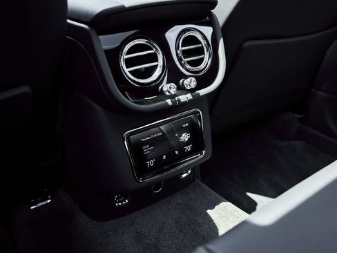 Used 2024 Bentley Bentayga AWD/4WD image 49