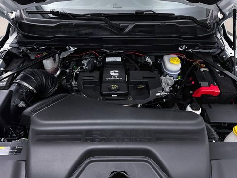Used 2023 RAM 2500 Limited image 9