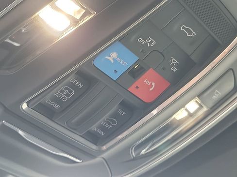 Used 2025 Jeep Grand Cherokee Laredo X w/ Luxury Tech Group I image 27