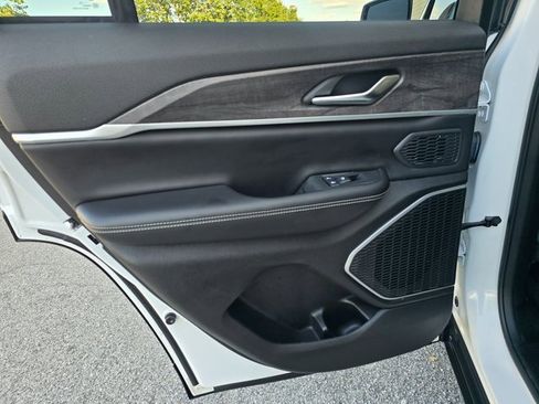 Used 2023 Jeep Grand Cherokee 4xe image 37