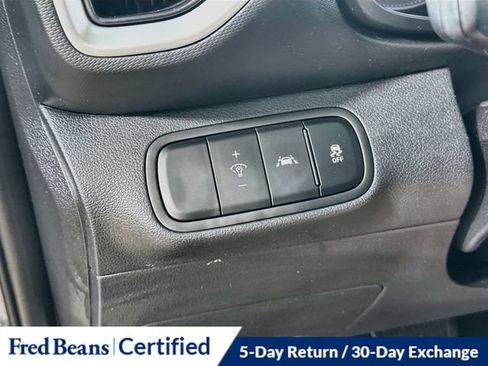 Used 2022 Hyundai Venue SE FWD image 26