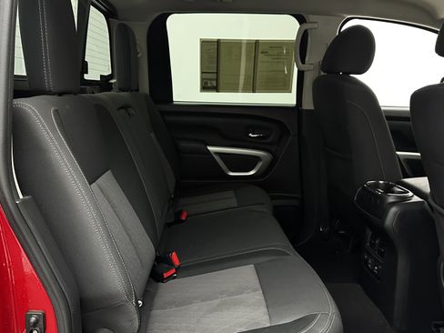 Used 2021 Nissan Titan SV w/ SV Convenience Package image 33