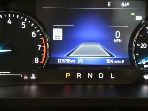 Used 2021 Ford Explorer XLT w/ Equipment Group 202A RWD image 8
