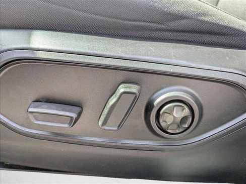 Used 2024 Jeep Grand Cherokee Laredo AWD/4WD image 10