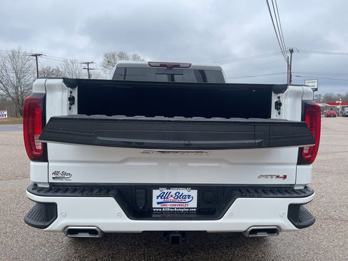 Used 2024 GMC Sierra 1500 AT4 w/ Technology Package image 9