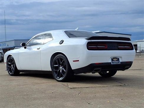 Used 2021 Dodge Challenger GT w/ Plus Package image 7