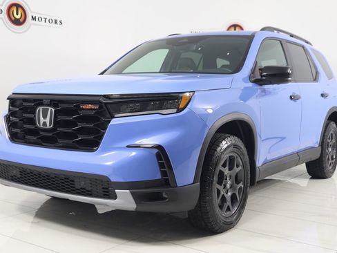 Used 2023 Honda Pilot TrailSport image 5