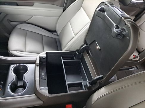 Certified 2024 Chevrolet Tahoe Z71 w/ Luxury Package image 31