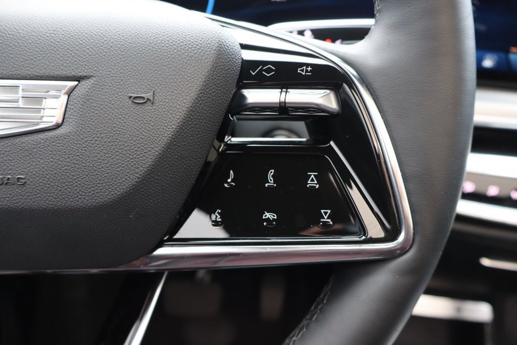 Used 2024 Cadillac Lyriq Sport RWD image 8