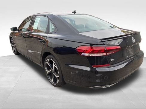 Used 2020 Volkswagen Passat 2.0T R-Line image 2