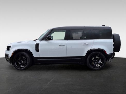 New 2026 Land Rover Defender 110 X-Dynamic SE image 3