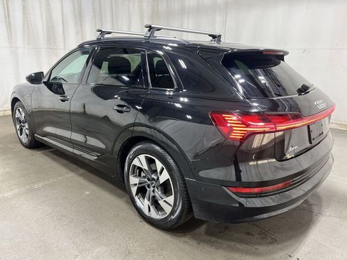 Used 2022 Audi e-tron Premium w/ Convenience Plus Package AWD/4WD image 2
