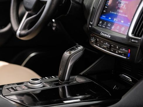 Used 2019 Maserati Levante image 24