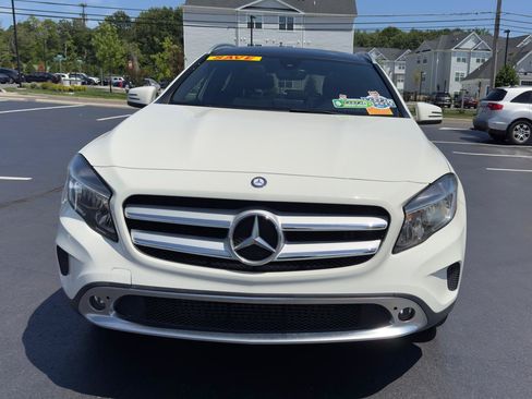 Used 2017 Mercedes-Benz GLA 250 4MATIC w/ Premium Package image 2