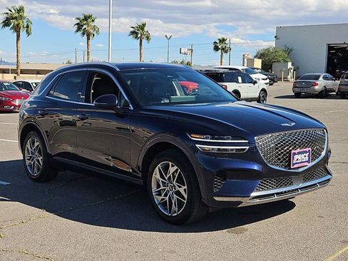 Used 2025 Genesis GV70 2.5T image 3