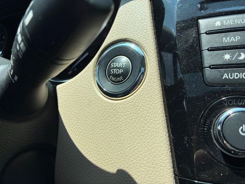 Used 2018 Nissan Rogue SL w/ Premium Package FWD image 30