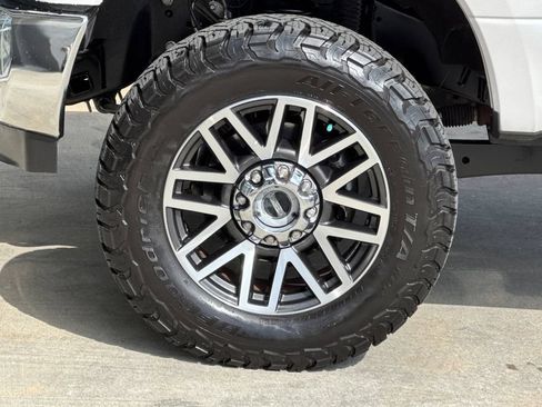 Used 2019 Ford F250 Lariat w/ Lariat Ultimate Package AWD/4WD image 32