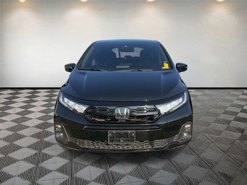 Used 2025 Honda Odyssey Touring image 2