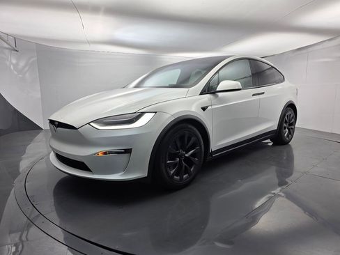 Used 2023 Tesla Model X image 8