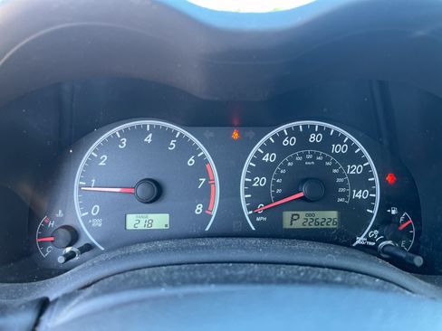 Used 2013 Toyota Corolla LE FWD image 20