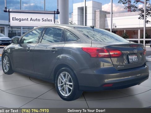 Used 2018 Ford Focus SE FWD image 7
