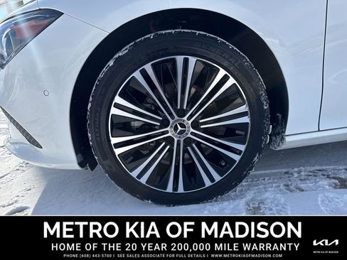 Used 2023 Mercedes-Benz CLA 250 4MATIC image 9