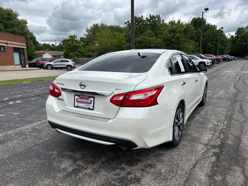 Used 2017 Nissan Altima 2.5 SV w/ Convenience Package FWD image 7