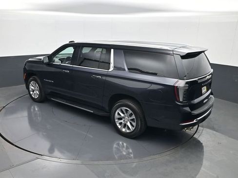 Used 2025 Chevrolet Suburban Premier AWD/4WD image 20