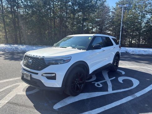 Used 2022 Ford Explorer ST w/ Equipment Group 401A image 3