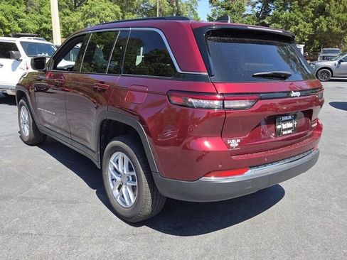 Used 2025 Jeep Grand Cherokee Laredo X w/ Luxury Tech Group I RWD image 11