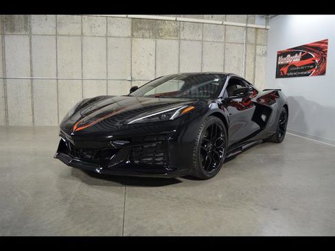 Used 2026 Chevrolet Corvette Z06 w/ Stealth Interior Trim Package RWD image 5