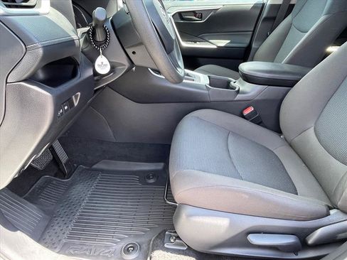 Used 2024 Toyota RAV4 LE AWD/4WD image 22