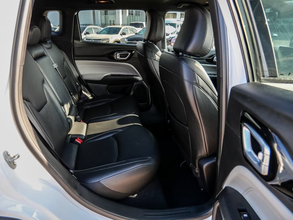 Used 2025 Jeep Compass Limited AWD/4WD image 19