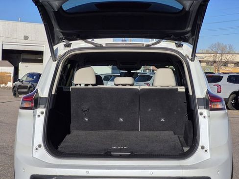 Used 2024 Nissan Rogue SV image 15