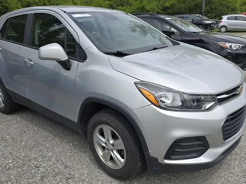 Used 2018 Chevrolet Trax LS AWD/4WD image 4