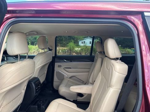 Used 2021 Jeep Grand Cherokee L Limited RWD image 15