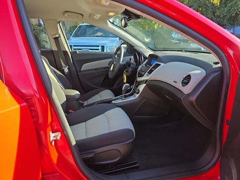 Used 2015 Chevrolet Cruze LS image 23