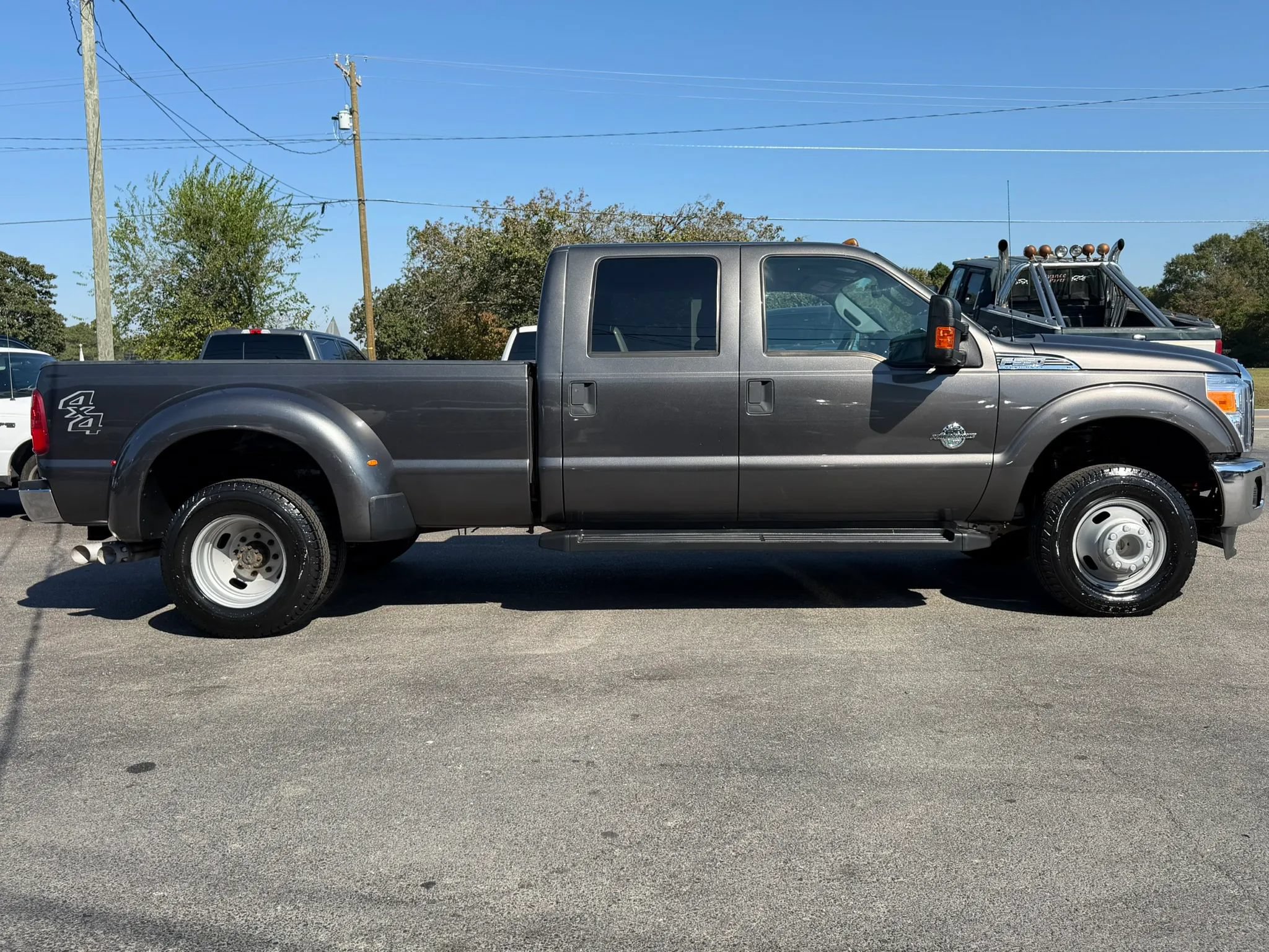 Used 2016 Ford F350 XLT w/ XLT Value Package AWD/4WD image 4