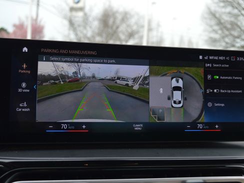 Used 2023 BMW 230i Coupe w/ Premium Package image 18