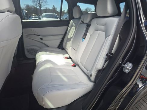 New 2026 Jeep Cherokee Limited image 25