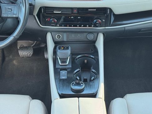 Used 2023 Nissan Rogue SL w/ SL Premium Package image 14