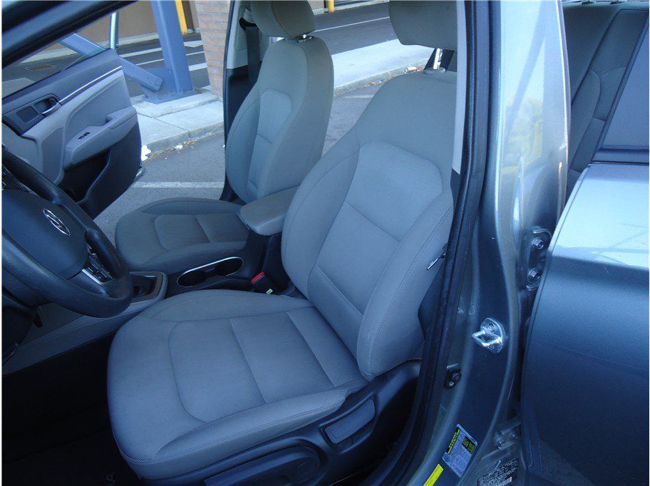 Used 2017 Hyundai Elantra SE FWD image 11