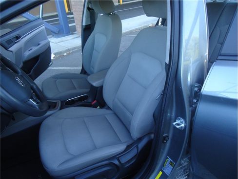 Used 2017 Hyundai Elantra SE FWD image 11