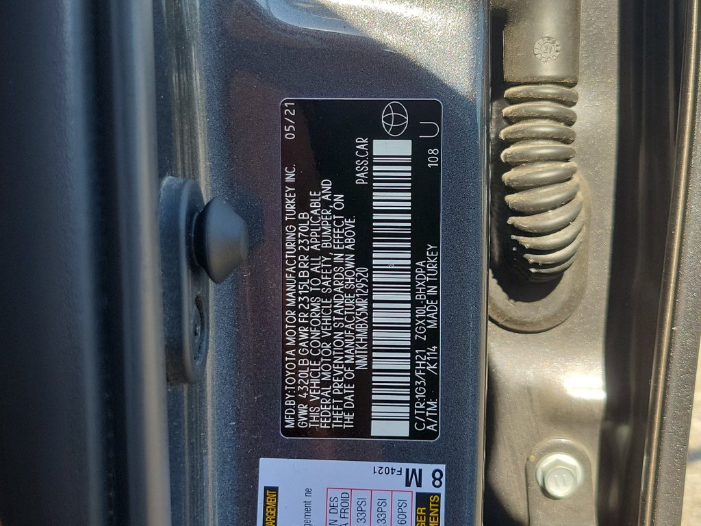 Used 2021 Toyota C-HR LE FWD image 31